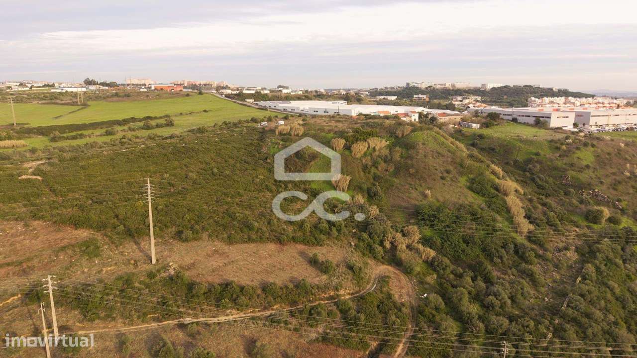 Terreno Misto com Vista Mar e Serra-3