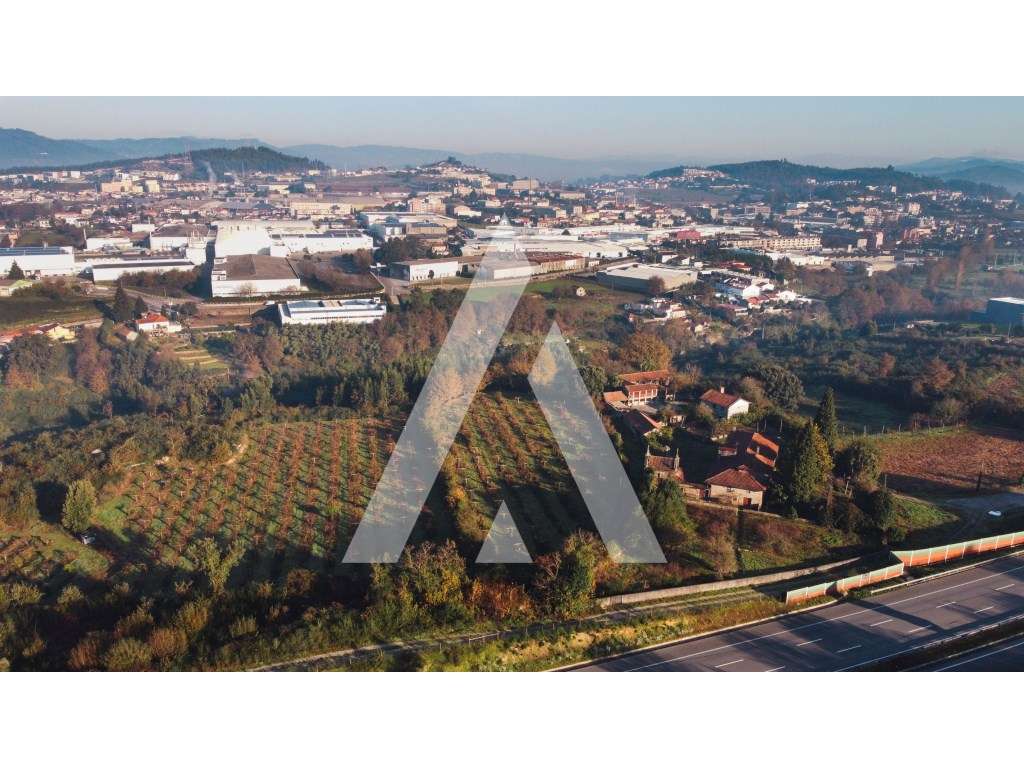 Quinta Nevogilde com Moradia T10, Capela, Celeiro e Acesso ao Rio S...-40