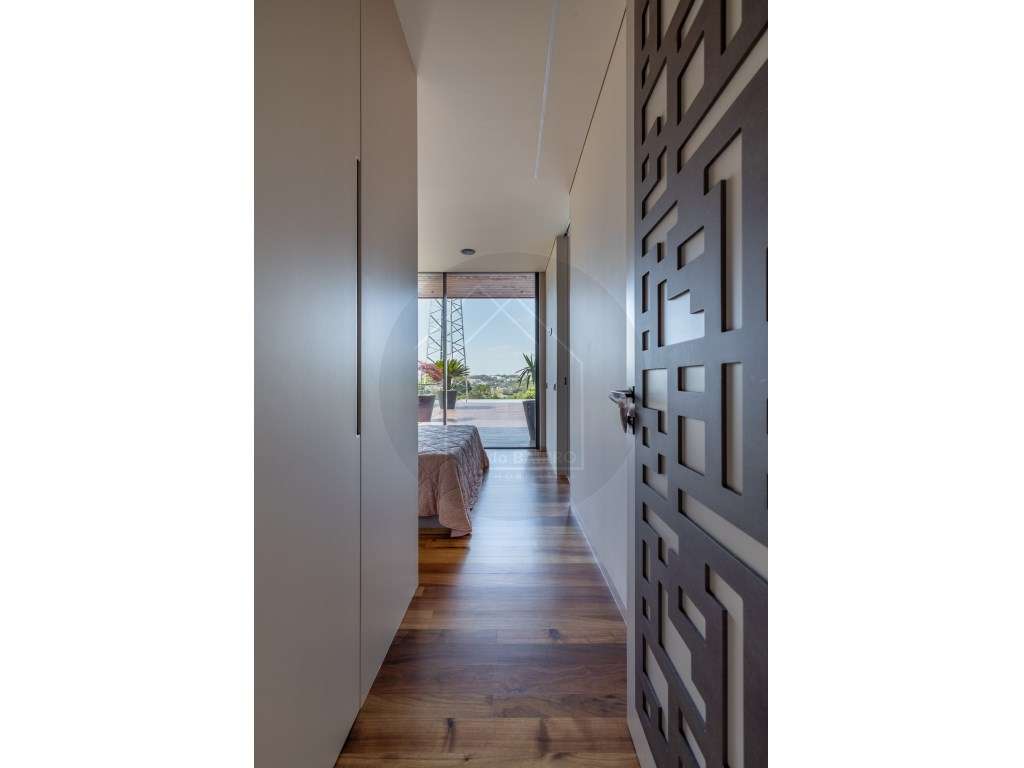 Moradia T6, térrea contemporânea, piscina, terraços e jardim junto ...-27