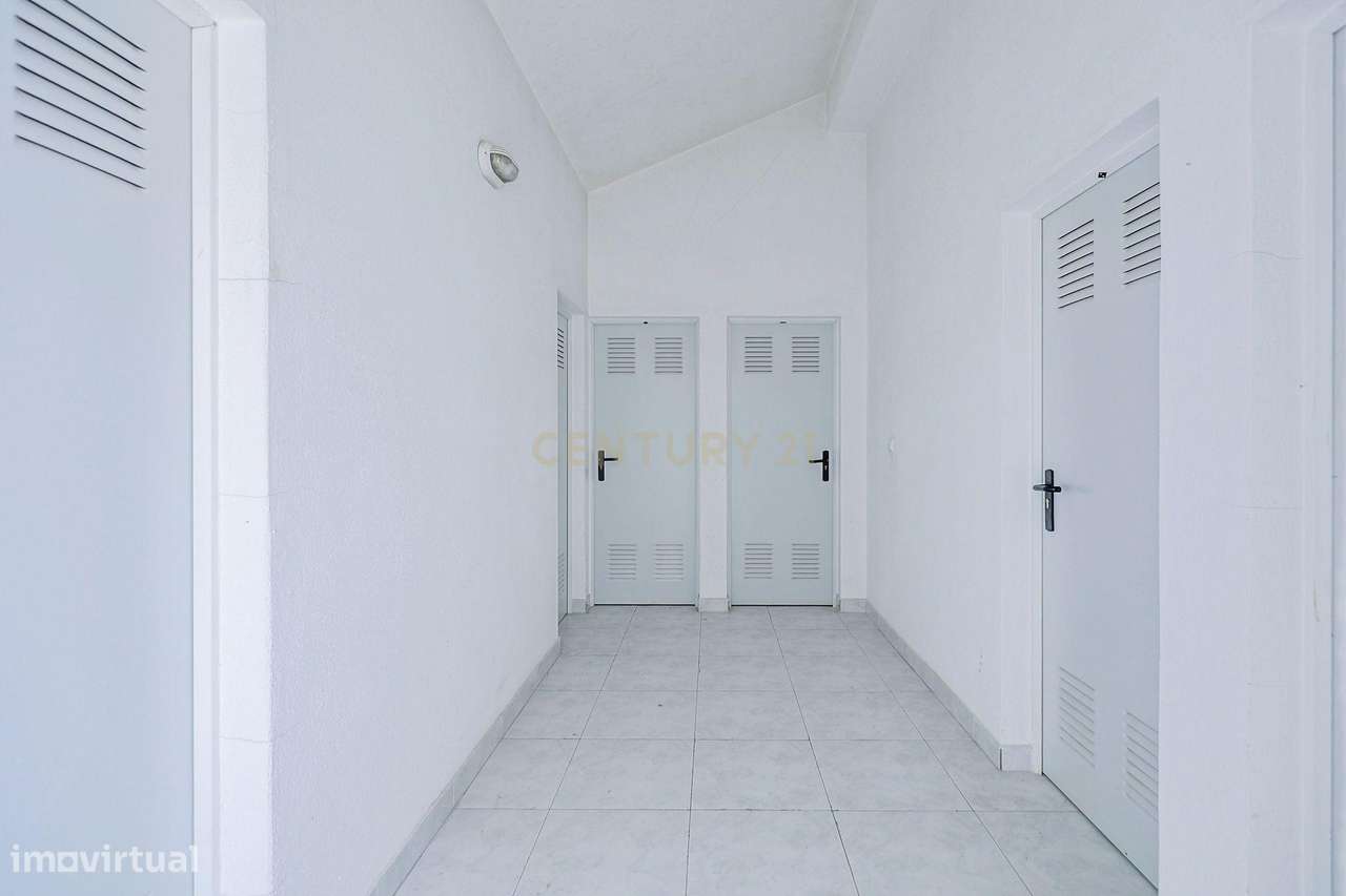 Apartamento T2, com Lugar de Parqueamento e Arrecadação, Quinta de São-19