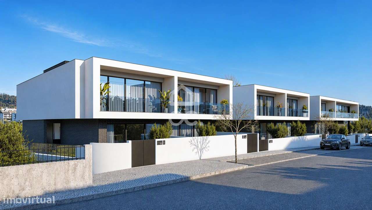 Moradia T3+1 nova, com jardim e terraço, em condomínio privativo com p-10