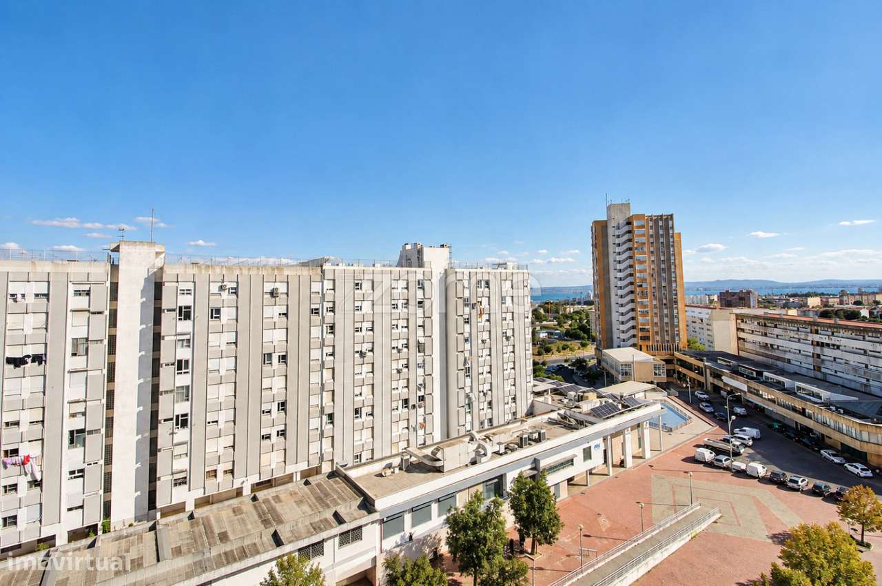 Apartamento T2 Remodelado com Excelente Luminosidade | Marvila, Lisboa-21
