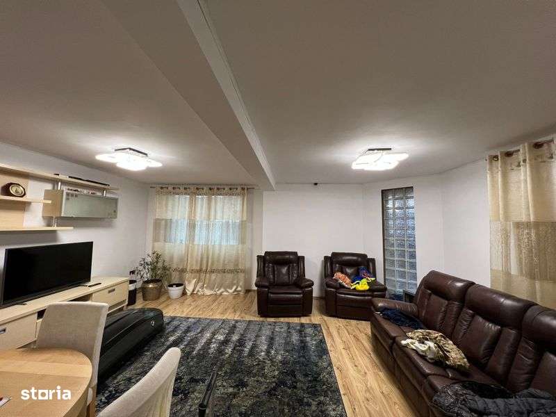 Casa de inchiriat - Imagine principală: 5/8