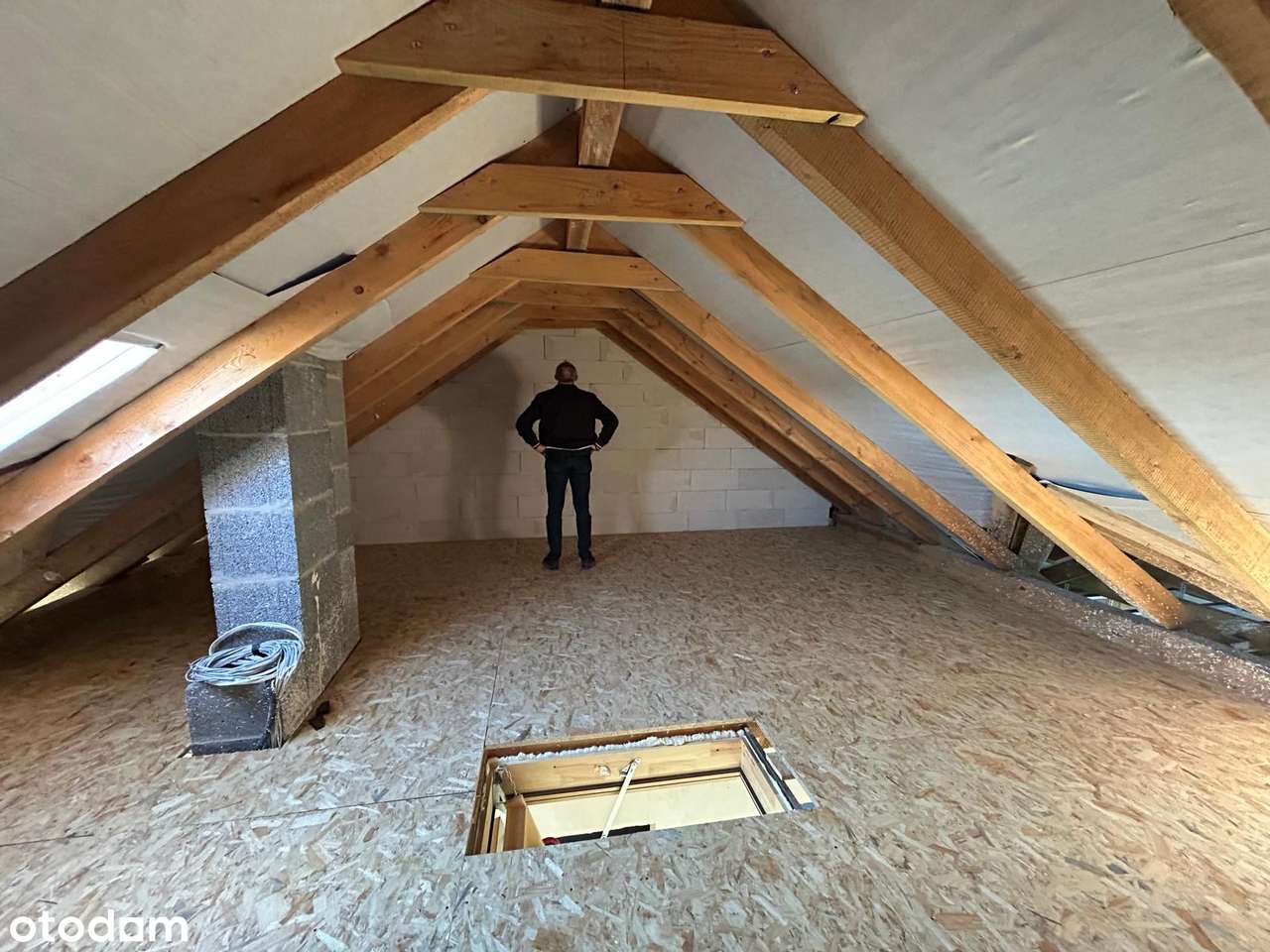 Dom w zabudowie bliźniaczej 10 km od centrum Kielc - Pełny obrazek: 5/12