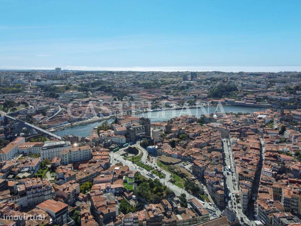 Apartamento T1 com duas varandas em Prédio na rua Sá da Bandeira - Grande imagem: 4/28