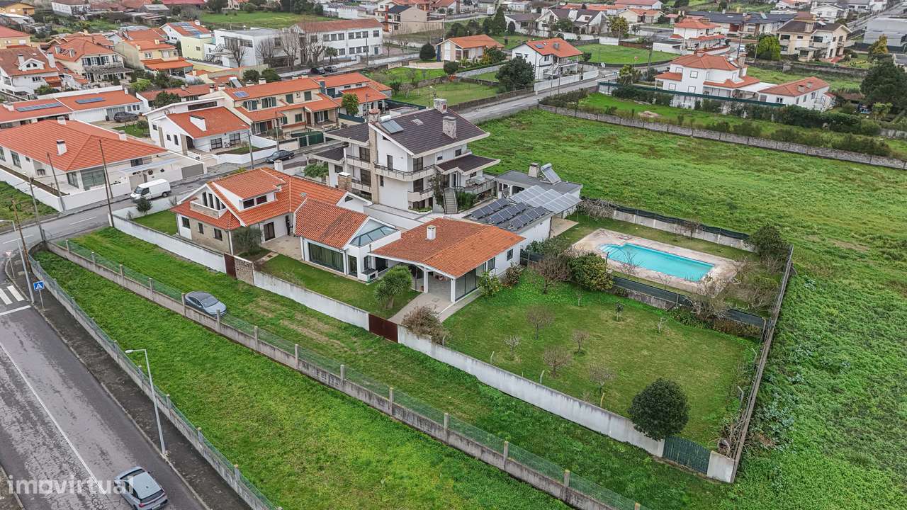 Moradia T3+1 Renovada com Vista Mar em Esmoriz-33