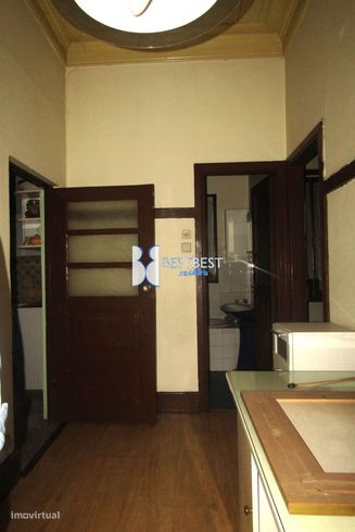 DUAS MORADIAS PARA RESTAURO,MAIS  TERRENO ( 3 ART.MATRICIAIS ),JUNTO C-22