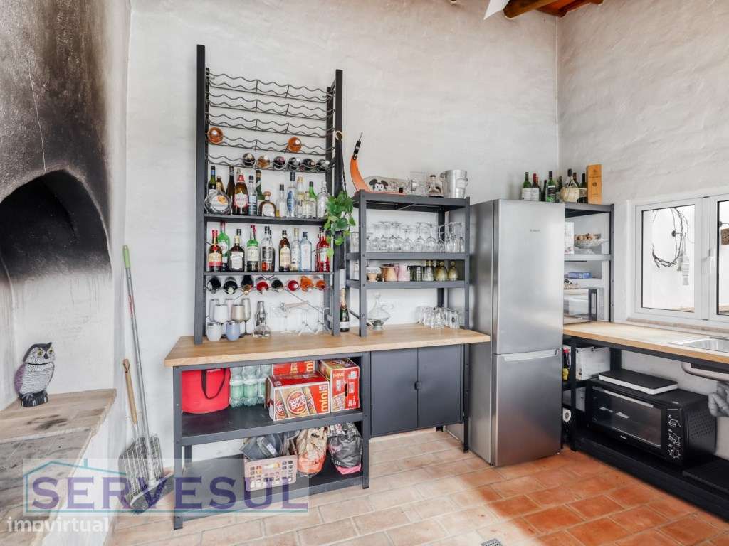 Charmosa Moradia Familiar T3+1 no Campo, inserida num generoso terr...-28