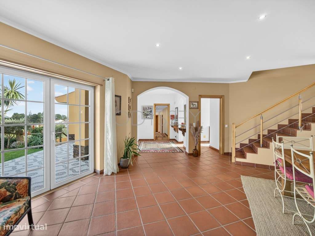 Villa T3 com piscina e vistas panorâmicas aninhada na aldeia histór...-11