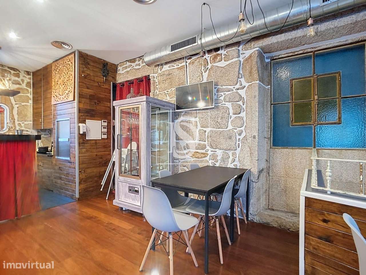 Trespasse de Restaurante no centro de Gondomar.-20