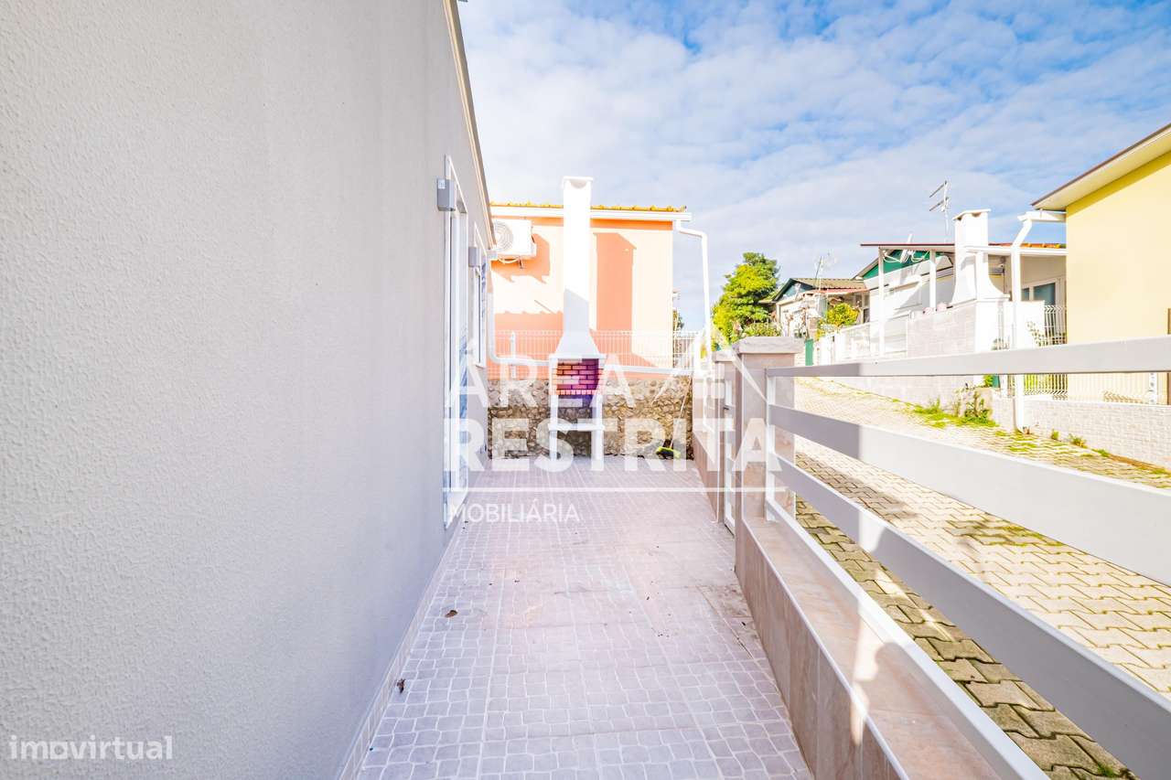 Moradia pré-fabricada nova T2 A VENDA no Parque Verde em Fernão Ferro.-17