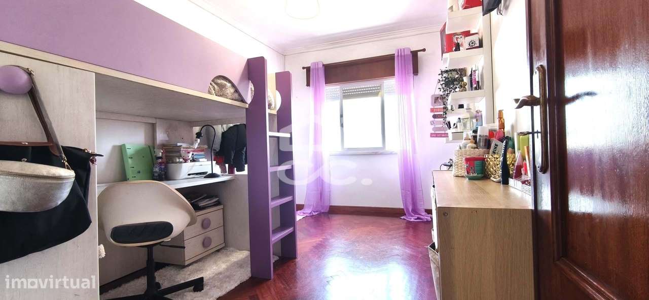 Apartamento T3 com Excelente Localização em Caneças-14