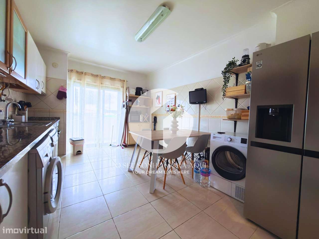 Apartamento T2 com Garagem em BOX e Elevador em FARO-5