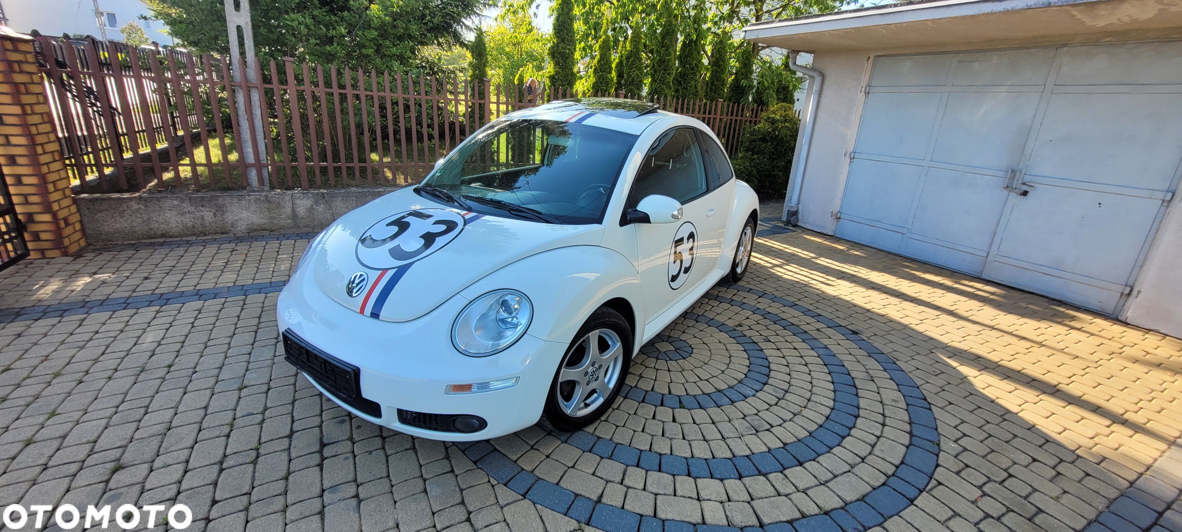 Volkswagen New Beetle - 1