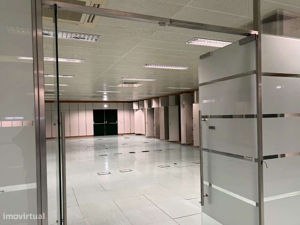 Armazém à venda em Carnaxide-7