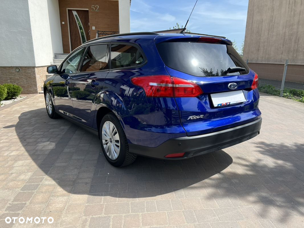 Ford Focus 1.5 TDCi SYNC Edition PowerShift - 8