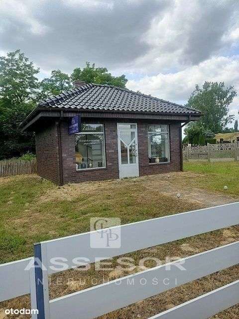 CHEŁMCE  - BUDYNEK  HANDLOWO- USŁUGOWY