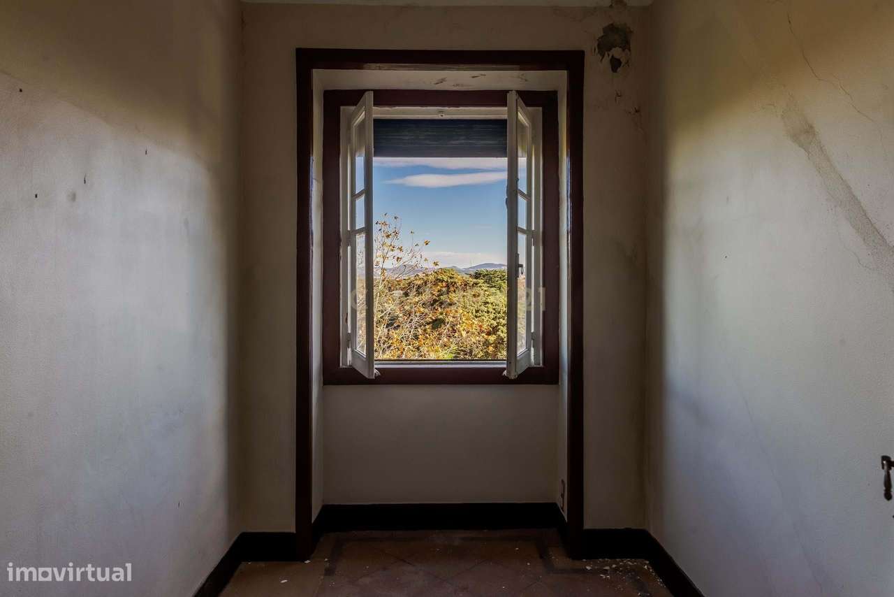 Palacete com 5 Quartos no Coração de Sintra-20