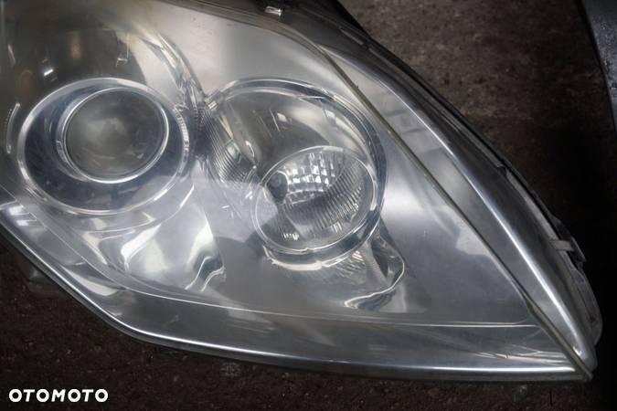 LAMPA PRZEDNIA PRAWA LAGUNA III PH1 260100035R EU 89901837 RENAULT 2007-2012 - 2