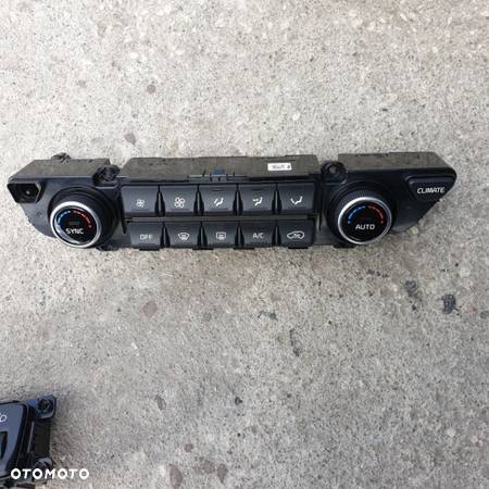 KIA SPORTAGE IV 4 PANEL NAWIEWU KLIMATYZACJI 97250-F1700AK5   16R - 1