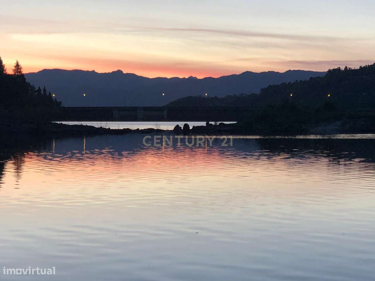 Gerês | Moradia T4 de Luxo com Piscina Privada e Vista Albufeira de Ve - Grande imagem: 4/58