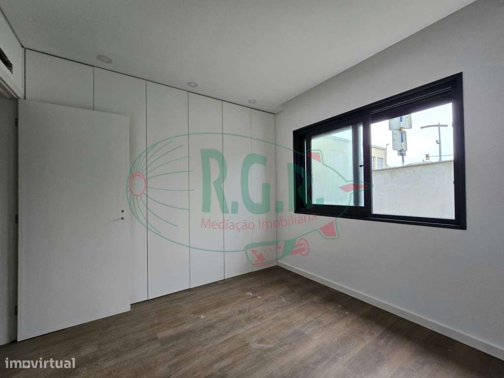 ANDAR MORADIA T2 RECUPERADO (NOVO) - VALBOM-10