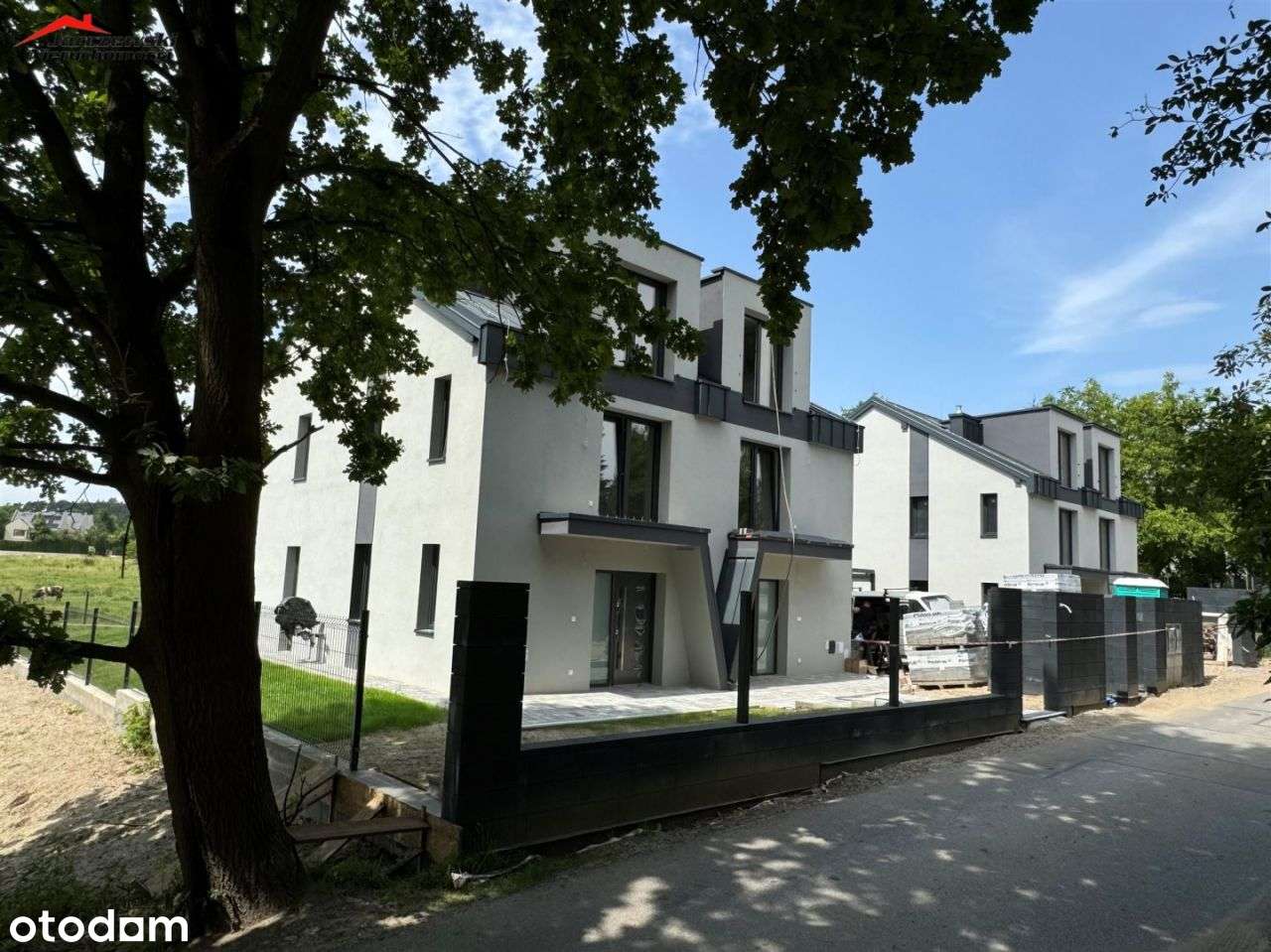 Dom bliźniak w kameralnej inwestycji na Bielanach-6