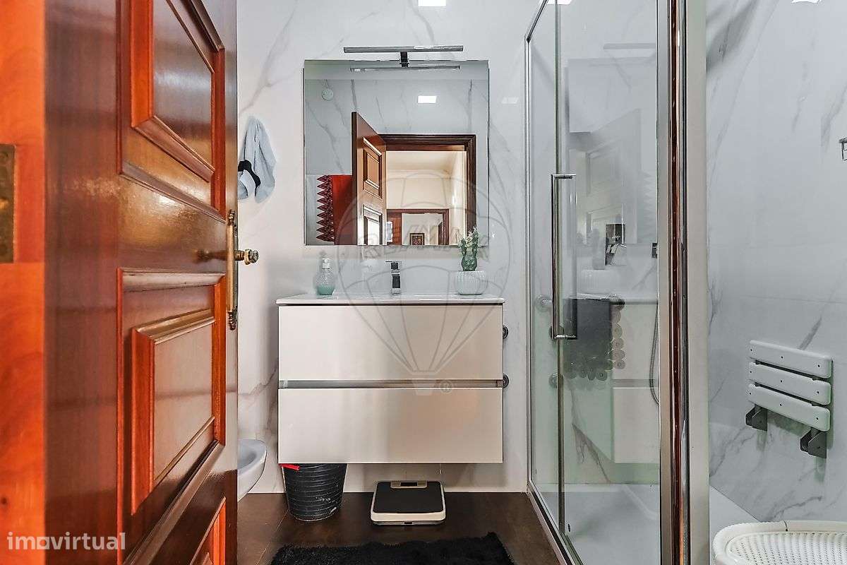 Moradia T5 para venda-24