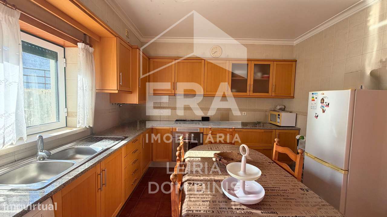Moradia T4 localizada na zona de Lourais, Leiria-10