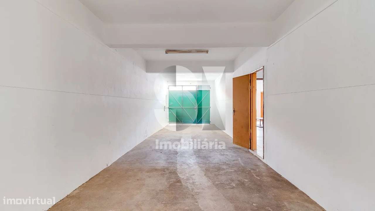 Moradia T5 | boxes para cavalos | Golegã-14