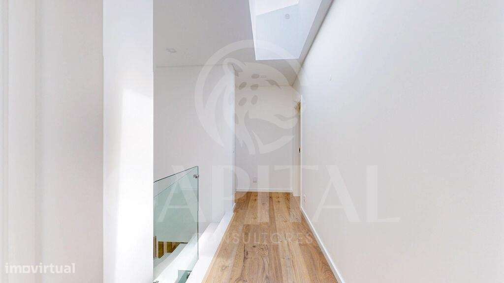 Magnífica Moradia T4 com Piscina e Terraço, em condomínio fechado-15