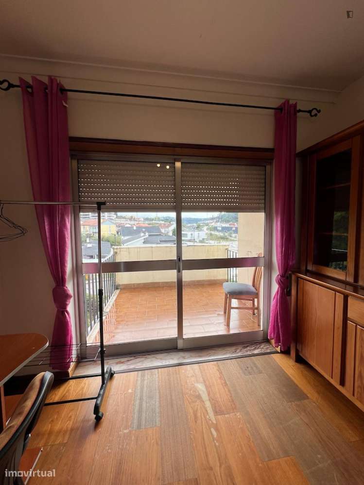 Quarto - localizado em Nogueiras Coimbra - Grande imagem: 3/18