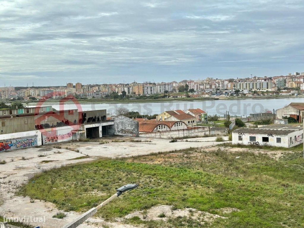 T2 remodelado, com vista para a Baía ...