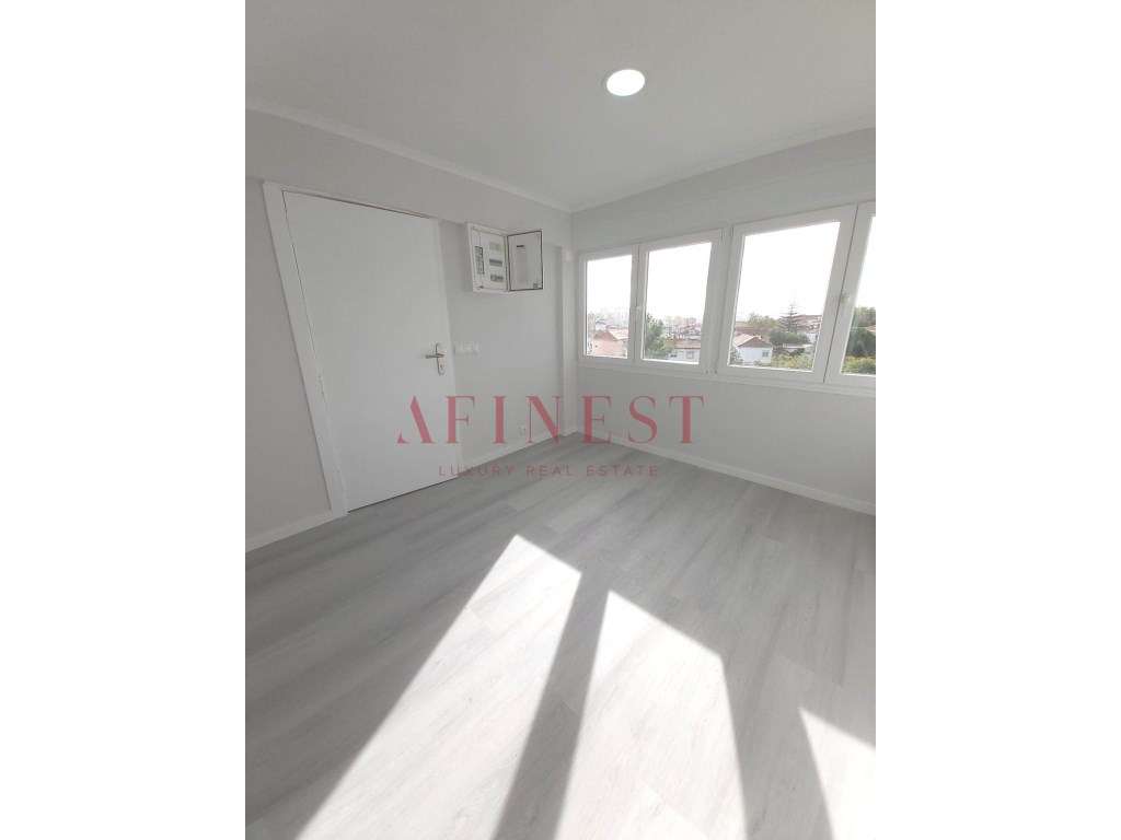 APARTAMENTO T2 NA PONTINHA, LISBOA - Grande imagem: 5/17