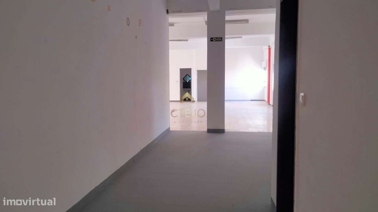 LOJA PARA VENDA  POVOA de SANTA IRIA  COM 260m2-7