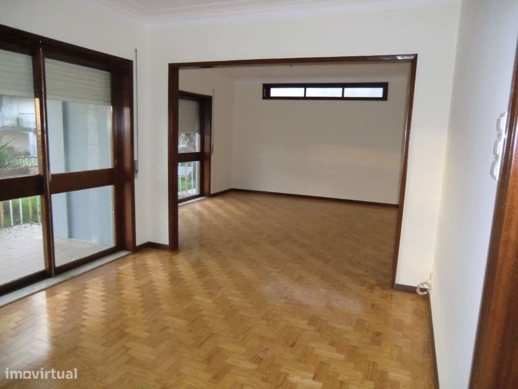 Moradia T 4,S.Roque,Oliveira Azemeis - Grande imagem: 2/22