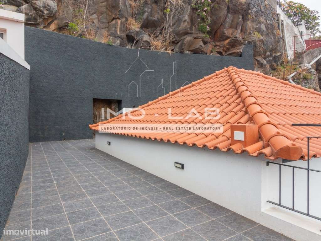 T2 + 2 - RENOVADA - FUNCHAL - ILHA DA MADEIRA-23