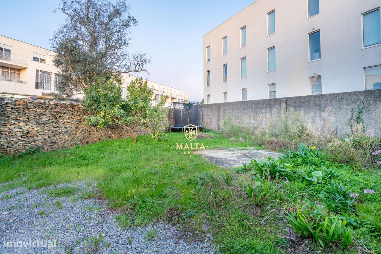 Moradia Bifamiliar com 3 Pisos no Centro de Fão – Esposende-29