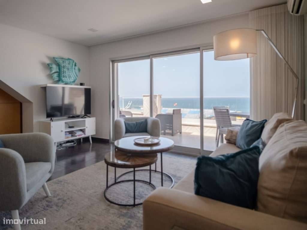 Apartamento T2 com Rooftop e Vista de 360º na Melhor Localização da...-4