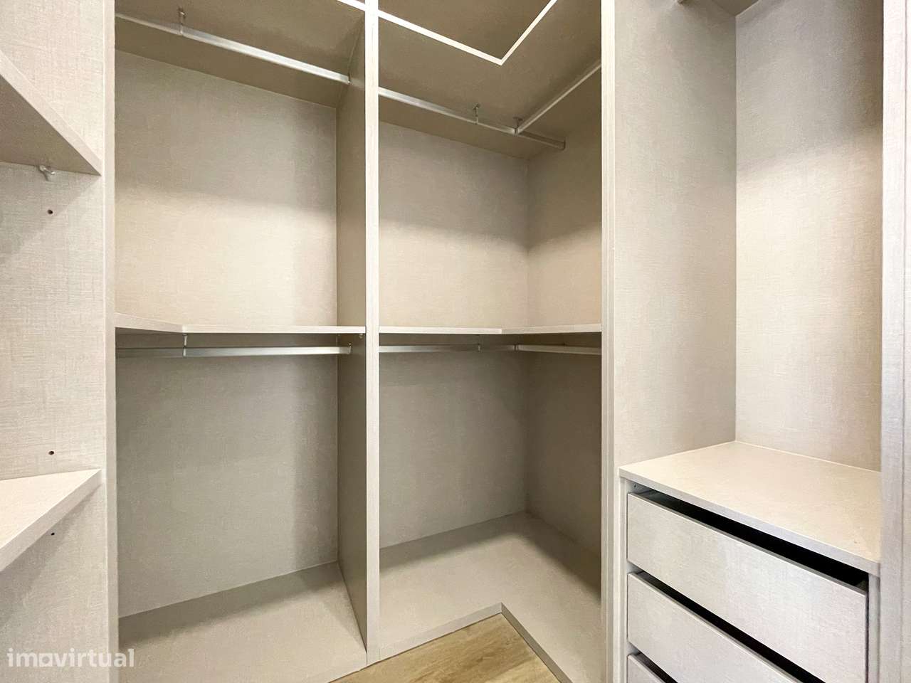 Moradia T4 com Piscina - Santa Iria de Azoia (Bairro da Salvação)-29