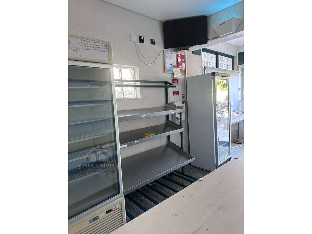 Espaço Comercial no Centro de Almada - Totalmente Equipado e Pronto...-16