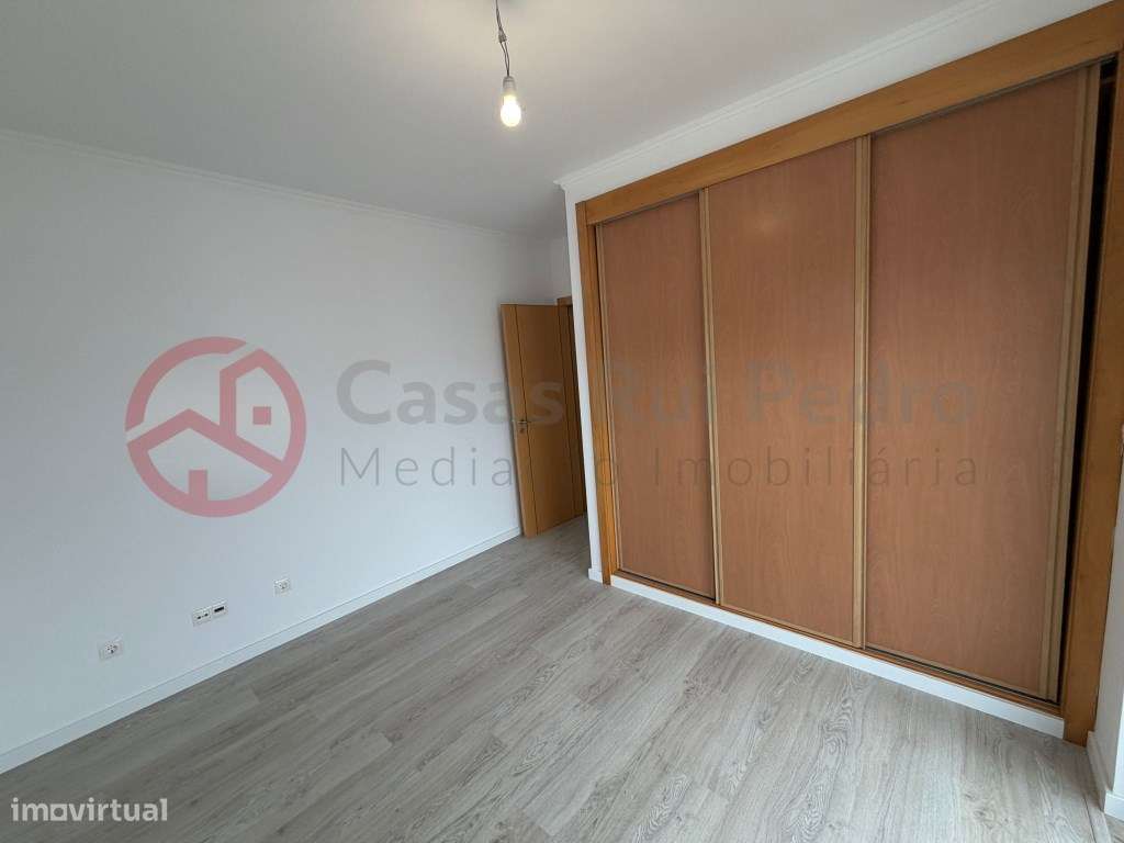 Moradia T5 remodelada no Feijó, Almada-41