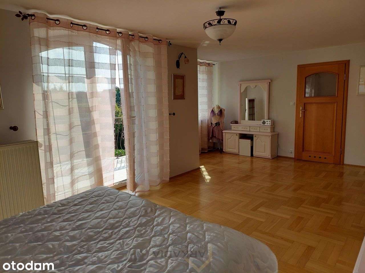 Elegancka podmiejska willa! z pompą ciepła!-14