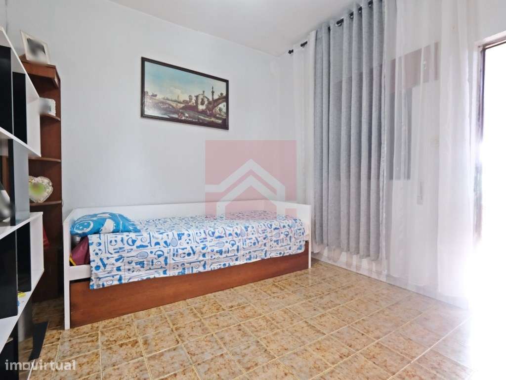 Moradia V3+1 em Fânzeres-13