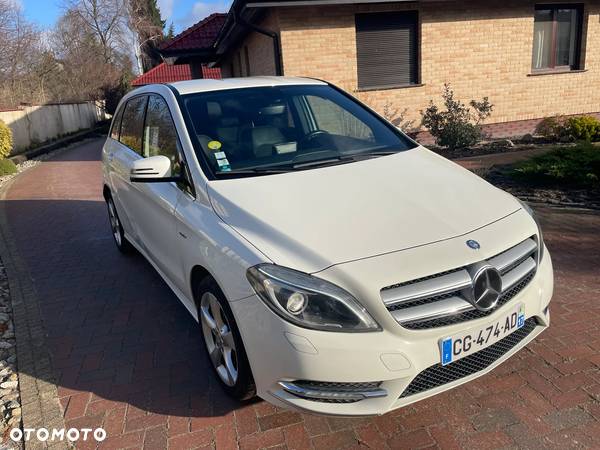 Mercedes-Benz Klasa B 180 CDI (BlueEFFICIENCY) 7G-DCT - 30