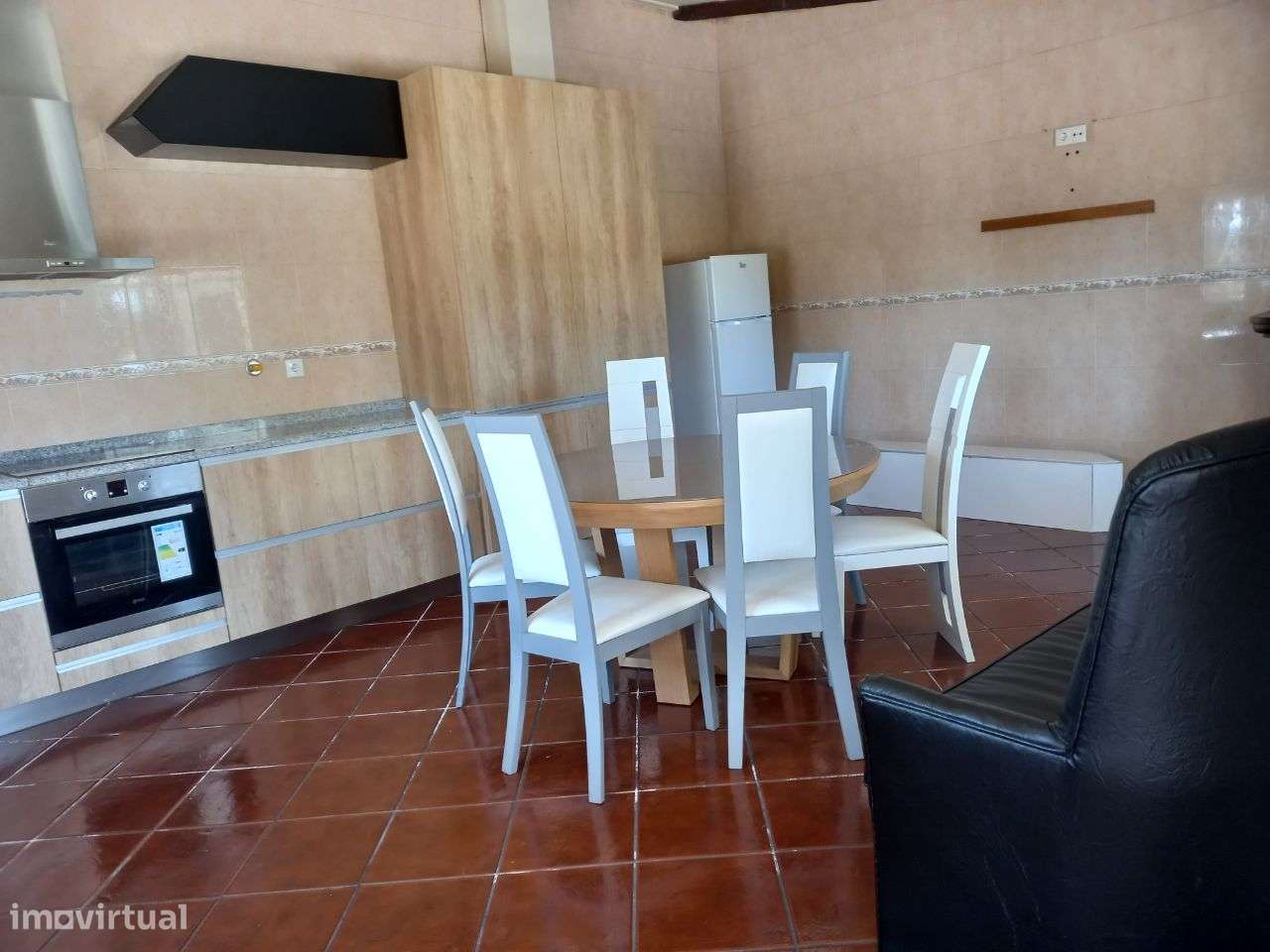 Moradia com 4 suítes, piscina e casa de hóspedes-21