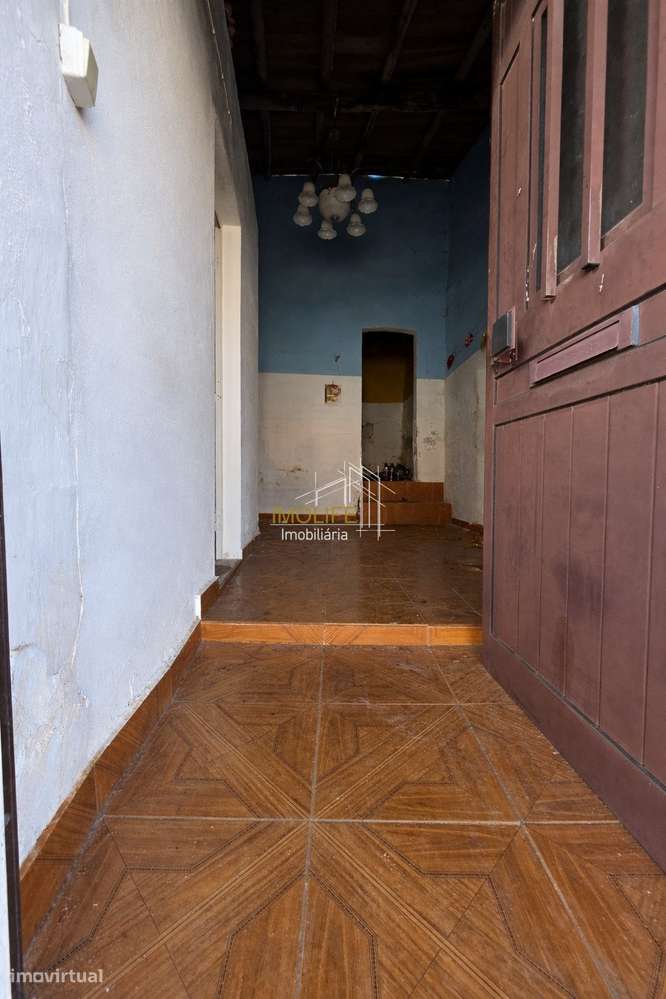 Moradia T1 para remodelar-6