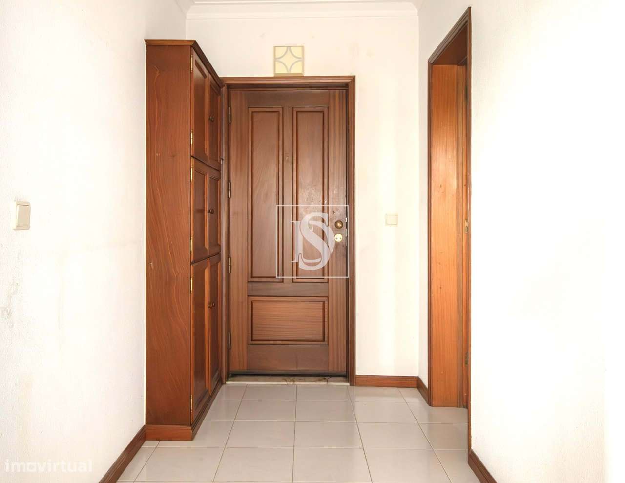 Apartamento T3 em Árvore, com Vista Mar, Varandas, Garagem e Elevador-9