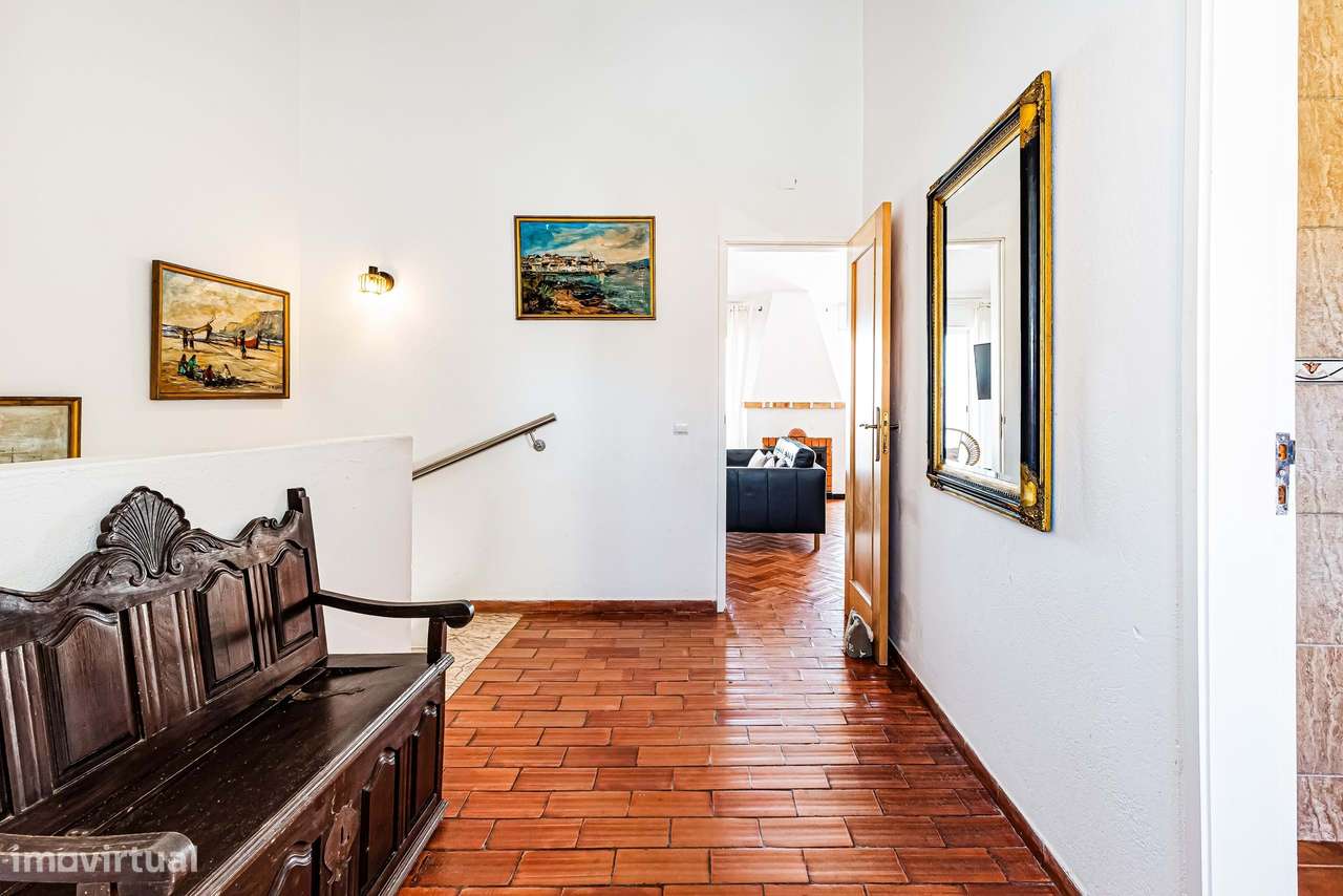 Casa geminada com caráter e vista para o mar em Burgau, Budens-9