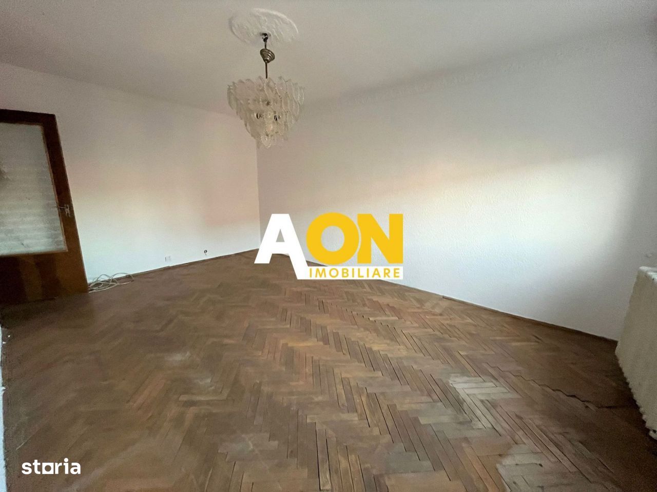 Apartament de vanzare, 3 camere, etaj intermediar, zona Piata Cetate